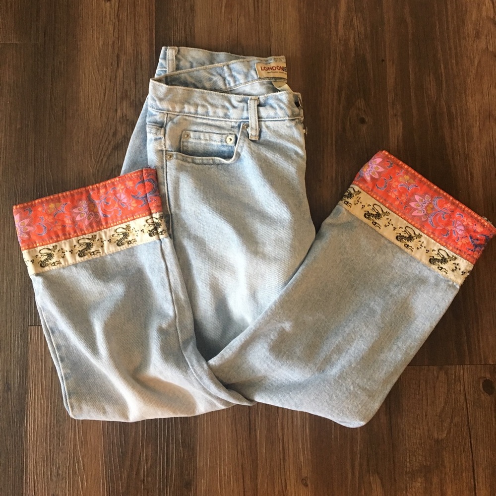 Capri Length Detailed Jeans